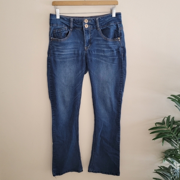 Democracy | Rebel Itty Bitty Boot Cut Jeans with Stretch Size 8 - Picture 1 of 5
